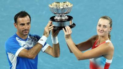 Kristina Mladenovic - Jason Kubler - Australian Open: Kristina Mladenovic and Ivan Dodig win mixed doubles title - bbc.com - Croatia - Australia - Canada