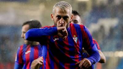 Stoichkov: "Ojalá pueda jugar en Primera con este equipo" - en.as.com