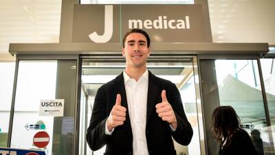 Dusan Vlahovic seals €75 million transfer from Fiorentina to Juventus after passing medical in Turin - eurosport.com