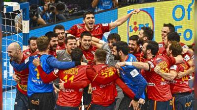 La victoria de España sobre Dinamarca en imágenes - en.as.com -  Budapest