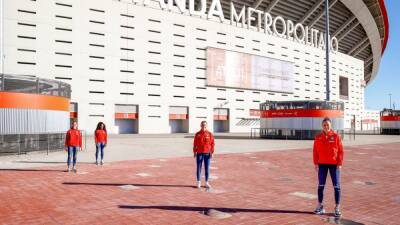 Wanda Metropolitano - FÚTBOL FEMENINO Aleixandri, Menayo, Ludmila y Lola, en el Paseo de Leyendas - en.as.com