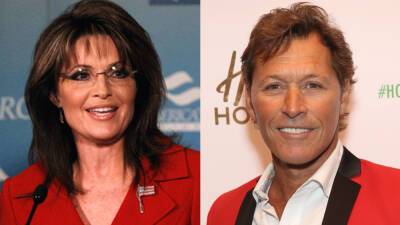 Sarah Palin gets assist from ex-NHL star Ron Duguay after pestered at NYC restaurant - foxnews.com - Italy - Washington - New York -  New York - state Alaska -  Manhattan