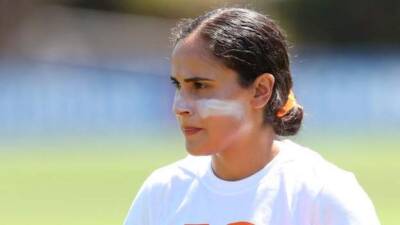 Haneen Zreika: Australian Rules player explains Pride jersey boycott stance - bbc.com - Australia