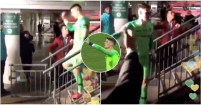 Kepa Arrizabalaga - Maurizio Sarri - Kepa Arrizabalaga: Chelsea fan snubbed 'keeper after infamous Carabao Cup final moment - givemesport.com - Manchester - Senegal
