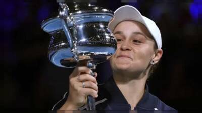 Ashleigh Barty - Danielle Collins - Ashleigh Barty wins Australian Open women's singles on home ground without losing a set - euronews.com - Australia - Melbourne