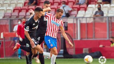 Samu Saiz - El Amorebieta - Juan Carlos - Amorebieta - Girona, en directo: LaLiga Smartbank en vivo - en.as.com -  Santamaría