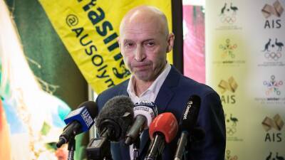 Australian Olympic athlete tests positive for COVID-19, alpine skier ruled out of Games with knee injury - abc.net.au - Usa - Australia - Beijing