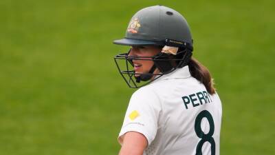 Katherine Brunt - Ellyse Perry becomes leading run-scorer and wicket-taker in Women's Ashes history - abc.net.au - Australia -  Canberra - county Edwards