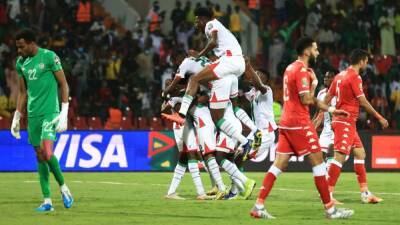 El Var - Burkina Faso resiste a Túnez y se sitúa en semifinales - en.as.com - Senegal - Burkina Faso - Guinea - Gambia