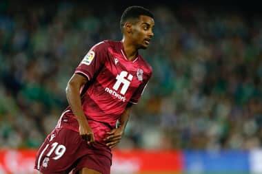 Real Sociedad - Alexander Isak - Arsenal Fans Are Going To Extreme Lengths To 'Confirm' Alexander Isak’s Transfer - sportbible.com - London