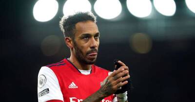 Barcelona in advanced talks with Arsenal over Aubameyang loan