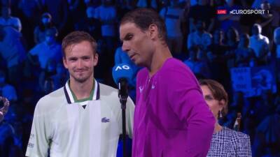 Rafa Nadal - Joan Jordán - Y además de la épica, señorío: la cara de Medvedev cuando Nadal hablaba de él lo explica todo - en.as.com - Madrid