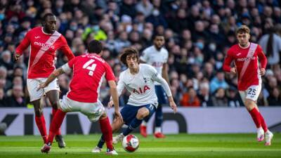 Valencia El Valencia ya ultima el contrato de Bryan Gil