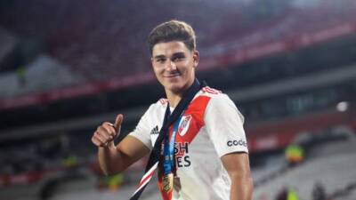 Julian Alvarez - River Plate - Marcelo Gallardo - Manchester City set to sign Julian Alvarez from River Plate - bbc.com - Manchester - Argentina -  Buenos Aires - Chile