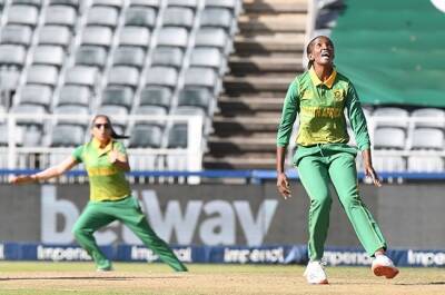 Chloe Tryon - Hayley Matthews - Khaka fifer helps Proteas force a tie in second ODI, but Dottin powers WI home in super over - news24.com - South Africa -  Johannesburg
