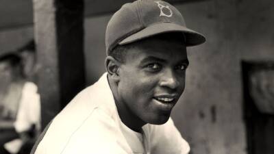 Vandalized Jackie Robinson plaque set to be displayed at Negro Leagues Baseball Museum