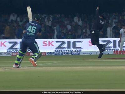 Dawid Malan - Phil Salt - Alex Hales - Mohammad Rizwan - Richard Gleeson - Video: Umpire Aleem Dar Hurt As Pakistan Batter Smashes A Shot Into Him - sports.ndtv.com - Pakistan -  Lahore
