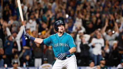 Seattle Mariners end playoff drought on Cal Raleigh's walk-off home run - espn.com - France - Usa -  Seattle - county Bay -  Santana