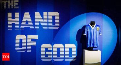Diego Maradona - Nottingham Forest - Peter Shilton - Steve Hodge - Diego Maradona 'Hand of God' shirt to go on display during World Cup - timesofindia.indiatimes.com - Britain - Qatar - county Gulf -  Mexico City