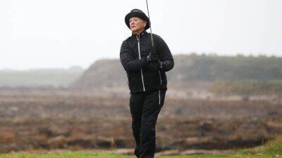 Bill Murray and other stars tee off in freezing weather at Dunhill Links - in pictures