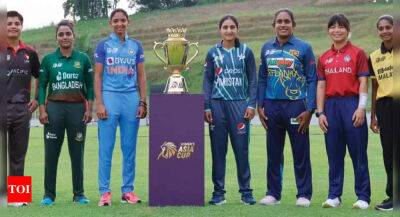 Radha Yadav - Women's Asia Cup: Sri Lanka win toss, ask India to bat - timesofindia.indiatimes.com - India - Sri Lanka - Bangladesh