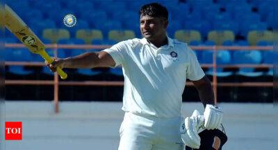 Irani Trophy: Mukesh swings, Sarfaraz sizzles as Rest of India take control - timesofindia.indiatimes.com - India