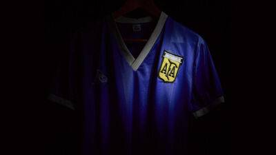 Diego Maradona - Nottingham Forest - Steve Hodge - Maradona ‘Hand of God’ shirt to go on display during World Cup - guardian.ng - Qatar - Argentina - county Gulf -  Mexico City
