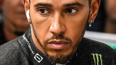 Lewis Hamilton - Niels Wittich - Lewis Hamilton avoids punishment for wearing nose stud, Mercedes receives fine - espn.com - Britain - county Miami - Singapore -  Singapore