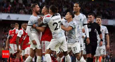 Michael Oliver - Gabriel Jesus - Thiago Alcantara - Roberto Firmino - Darwin Núñez - Juergen Klopp blasts 'soft' penalty as Liverpool crash at Arsenal - timesofindia.indiatimes.com