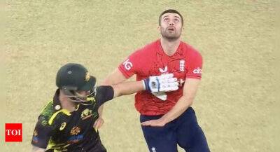 Mitchell Starc - Marcus Stoinis - Jos Buttler - Matthew Wade - Jos Buttler steers clear of controversy after Matthew Wade obstruction - timesofindia.indiatimes.com - Australia