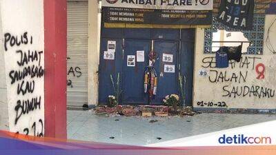 Tim Gabungan Independen - Tragedi Kanjuruhan - Suasana Mengerikan dan Mencekam Pintu 13 Stadion Kanjuruhan - sport.detik.com