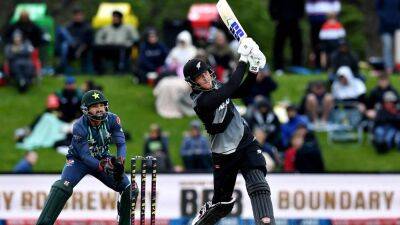 Finn Allen powers New Zealand to victory over Pakistan in T20 tri-series match