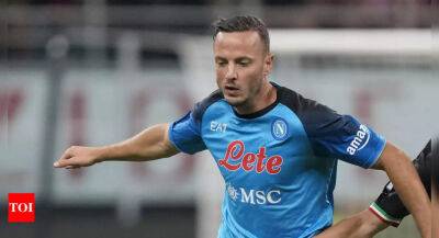 Napoli's Rrahmani out of Ajax clash with thigh injury