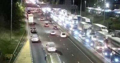 LIVE: M62 blocked after multi-vehicle crash with queues building - latest updates - manchestereveningnews.co.uk