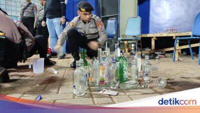 Tragedi Kanjuruhan - Komnas HAM: Botol-botol Miras di Kanjuruhan Bukan Milik Aremania - sport.detik.com -  Jakarta