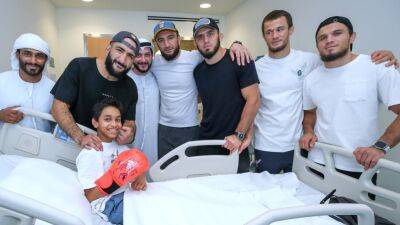 Charles Oliveira - UFC 280: Islam Makhachev and Belal Muhammad visit children's hospital in Dubai - thenationalnews.com - Usa - Abu Dhabi - Uae - Dubai
