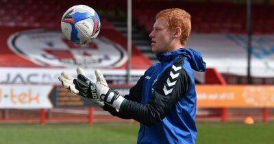 Bolton Wanderers snap up ex-Manchester United, Oxford United & Oldham Athletic goalkeeper