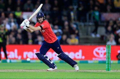 Malan hits 82 as England beat Australia to secure T20 series