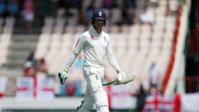 Cricket-Jennings and Livingstone get England test call, Broad misses Pakistan tour