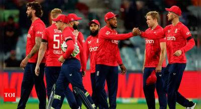 2nd T20I: England beat Australia by eight runs to seal series