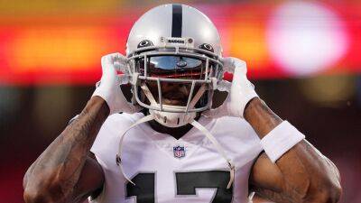 Raiders' Davante Adams charged with misdemeanor assault for shoving photographer
