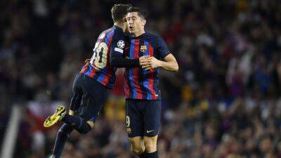 Robert Lewandowski - Denzel Dumfries - Hakan Calhanoglu - Edin Dzeko - Barcelona 3-3 Inter Milan: Robert Lewandowski's dramatic late header keeps slim qualification hopes alive - eurosport.com