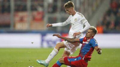 Bayern Munich reach Champions League knockouts with 4-2 win over Plzen
