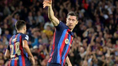 Robert Lewandowski saves Barcelona in thrilling Champions League battle with Inter Milan