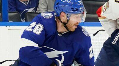 Sources: NHL interviews Lightning's Ian Cole in investigation