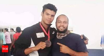 National Games: Coach dies, boxer pays tribute with gold medal