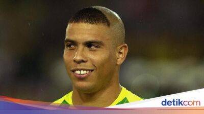 Ronaldo - Hai Bunda Sedunia, Maafin Ronaldo atas Potongan Rambut 2002 ya... - sport.detik.com