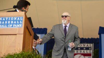 Hall of Fame pitcher Bruce Sutter dies