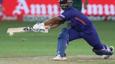 "Don't Think Rishabh Ka Jagah Ban Raha Hai But...": Suresh Raina On T20 World Cup Playing XI
