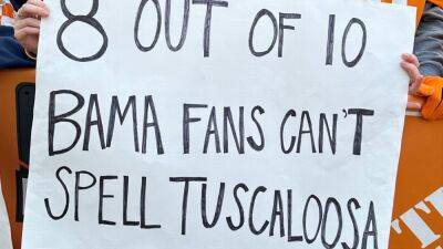 Best signs from College GameDay at Alabama-Tennessee